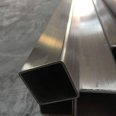 Поставка ASTM A270 A554 SS304 316L 316 310S 440 301 321 904L Нержавеющая сталь квадратная труба сварочная сплав Не является является сплав